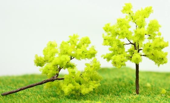 China Personalizado em miniatura modelo árvores amarelo verde Avenue metálica árvore 5 cm fornecedor