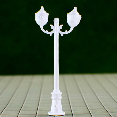 China Poste de luz europeu principal do modelo à escala do jardim do estilo do 1:300 dois para disposições do trem fornecedor