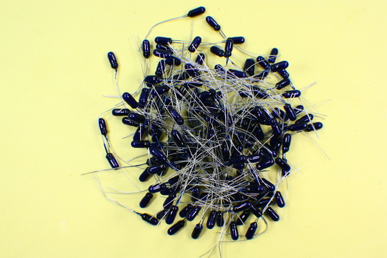 Lâmpadas exteriores do cargo dos bulbos pequenos transparentes de Bule mini 3mm 6.5V para a factura modelo fornecedor