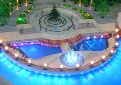 Conduzido iluminando o cenário do modelo à escala para a disposição comercial da plaza fornecedor