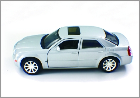 A liga do 1:24 morre carros de modelo à escala feitos sob encomenda espertos Chrysler do molde 300C fornecedor
