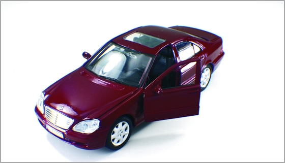 O 1:24 fundiu a barata feita sob encomenda esperta de BMW da exposição dos carros de modelo à escala para a disposição do trem fornecedor
