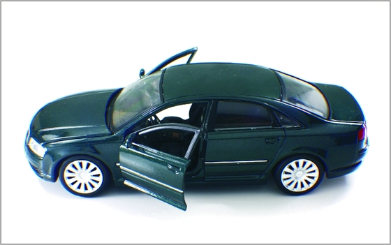 OEM 1:24 carros de modelo em escala Diecast inteligente personalizado exibe Audi A8 fornecedor