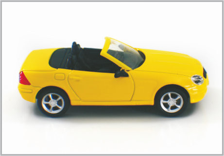 1/43 fundiu o Benz feito sob encomenda Sik320 de Mercedes dos carros de modelo à escala da liga amarela para a coleção fornecedor