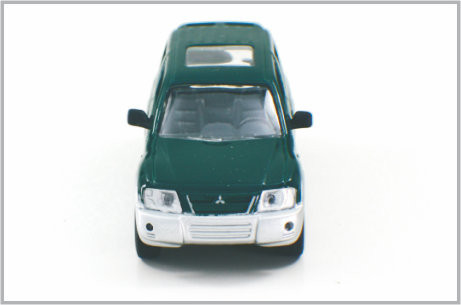 1/43 fundiu os carros de modelo à escala feitos sob encomenda Mitubishi da liga verde Pajero para a coleção &amp; o presente fornecedor